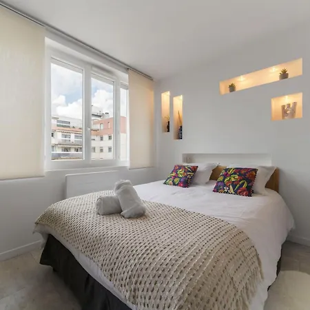 Terrasse Mounin - Lumineux Avec Grande Terrasse