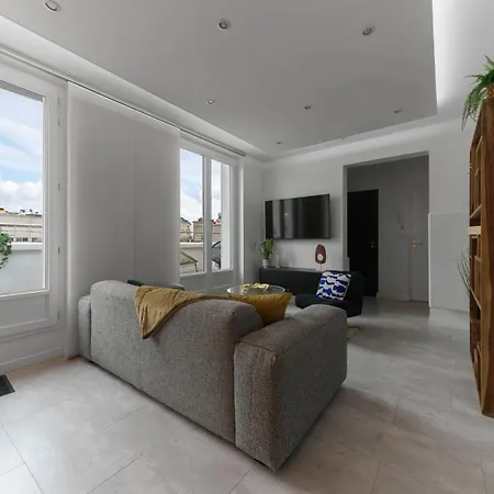 Terrasse Mounin - Lumineux Avec Grande Terrasse *