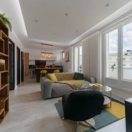 Terrasse Mounin - Lumineux Avec Grande Terrasse *