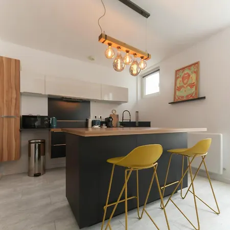 Terrasse Mounin - Lumineux Avec Grande Terrasse