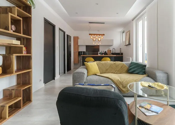 Terrasse Mounin - Lumineux Avec Grande Terrasse Appartement Vichy