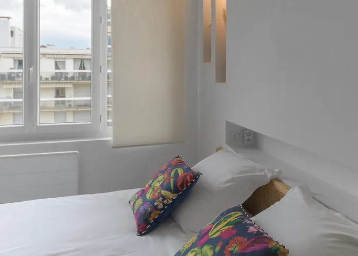 Terrasse Mounin - Lumineux Avec Grande Terrasse