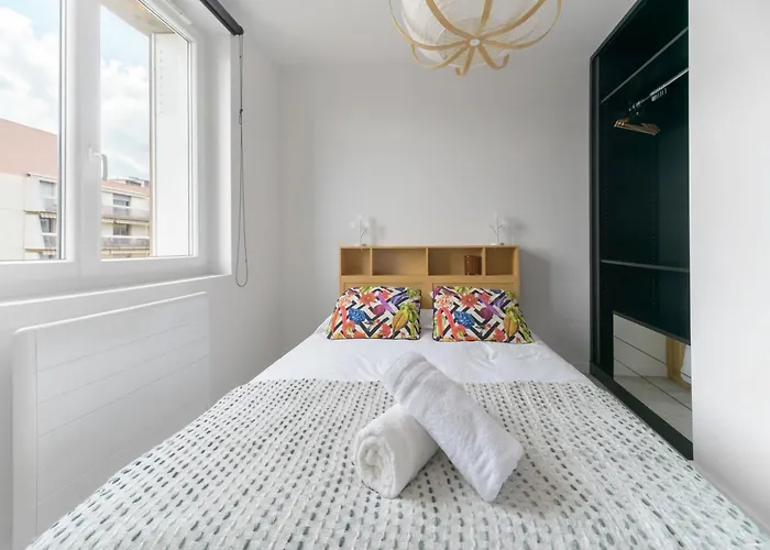 Appartement Terrasse Mounin - Lumineux Avec Grande Terrasse