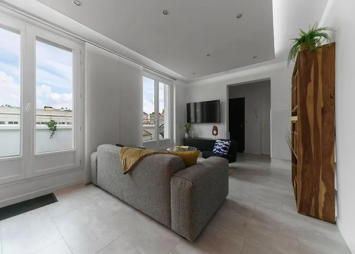 Terrasse Mounin - Lumineux Avec Grande Terrasse *