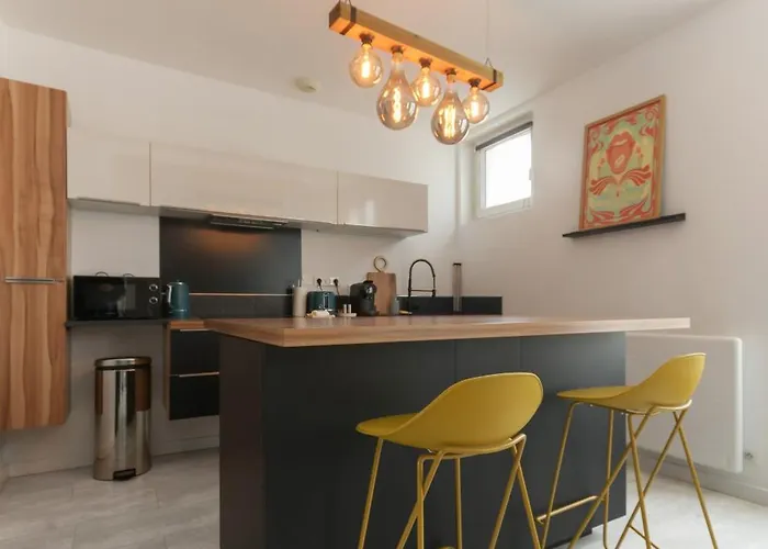 Terrasse Mounin - Lumineux Avec Grande Terrasse