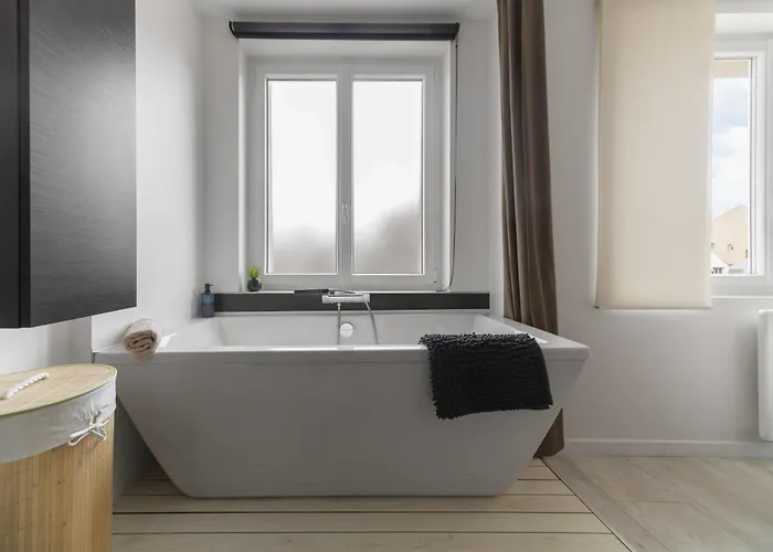 Terrasse Mounin - Lumineux Avec Grande Terrasse *