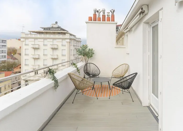 Appartement Terrasse Mounin - Lumineux Avec Grande Terrasse